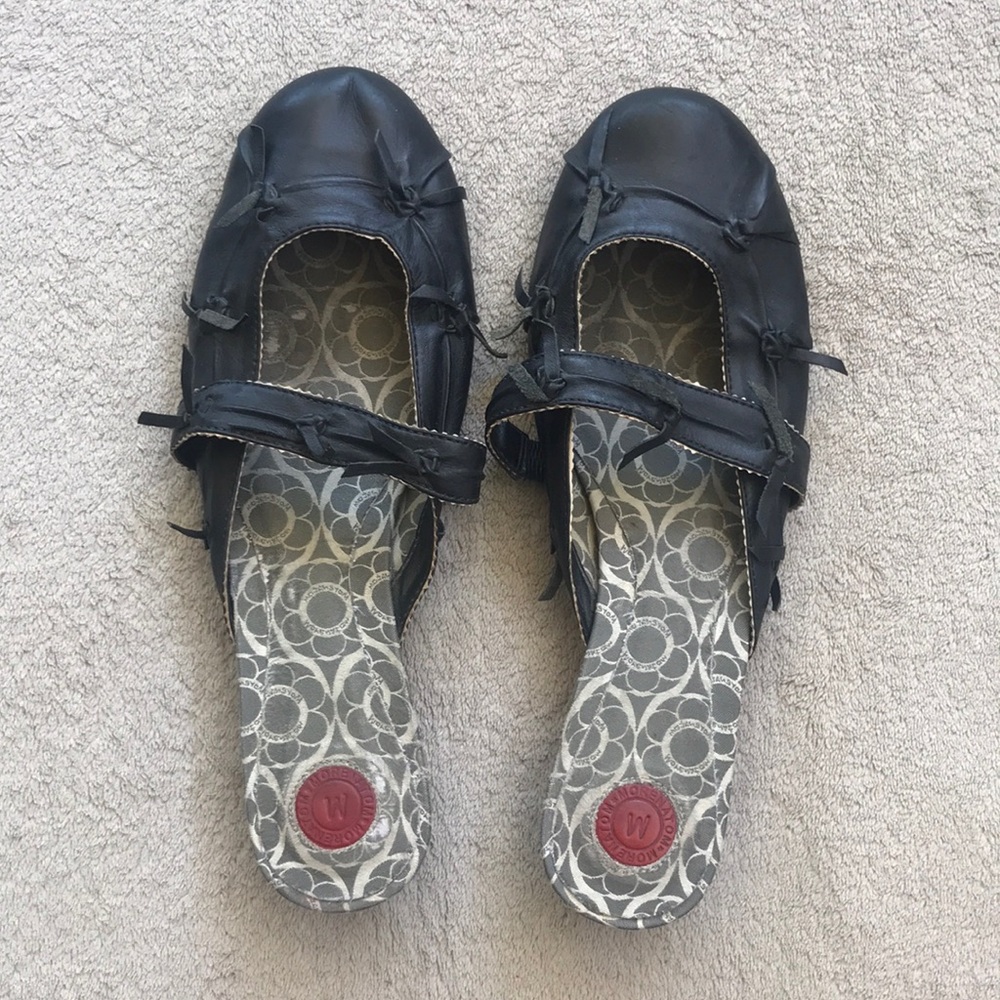 Womens slip on leather size 9